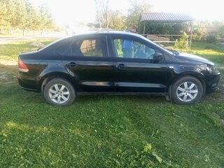 2014 Volkswagen Polo V, чёрный, 670000 рублей, вид 2