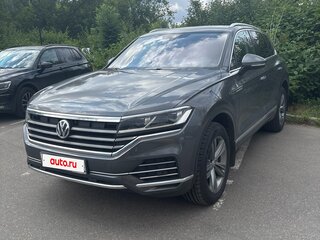 2019 Volkswagen Touareg III, серый, 5300000 рублей, вид 1