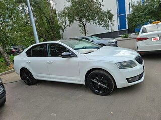 2017 Skoda Octavia III (A7), белый, 1700000 рублей, вид 3