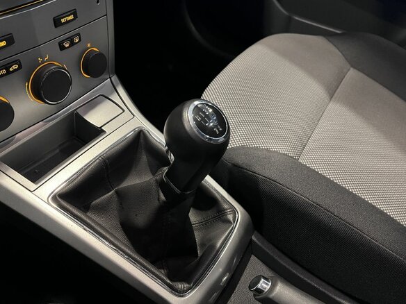 2013 Opel Astra H Рестайлинг, чёрный, 705000 рублей - вид 30