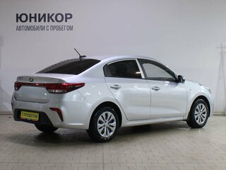 2020 Kia Rio IV, серебристый, 1399000 рублей, вид 2