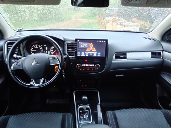 2017 Mitsubishi Outlander III Рестайлинг 2, серебристый, 1760000 рублей - вид 12