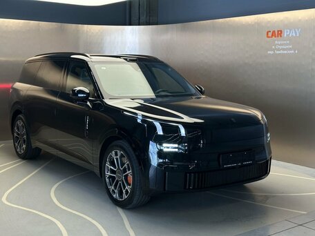 Lynk & Co 900