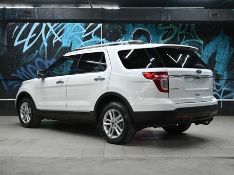 2014 Ford Explorer V, белый, 1455000 рублей, вид 3