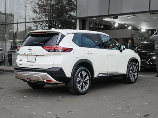 2021 Nissan X-Trail IV, белый, 3050000 рублей, вид 3