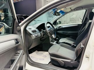 2011 Opel Astra H Рестайлинг, белый, 549000 рублей, вид 5