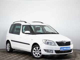 2013 Skoda Roomster I Рестайлинг, белый, 699000 рублей, вид 1