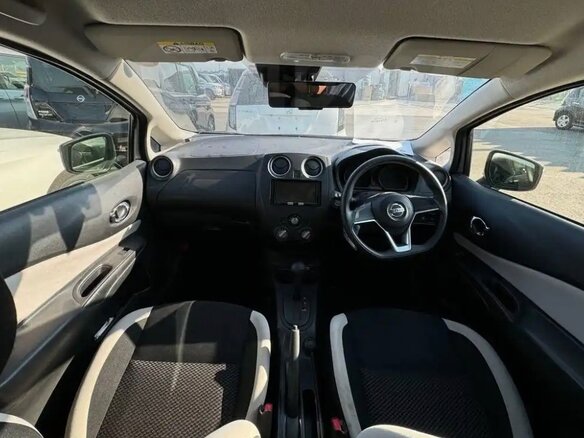 2019 Nissan Note II Рестайлинг, серебристый - вид 1