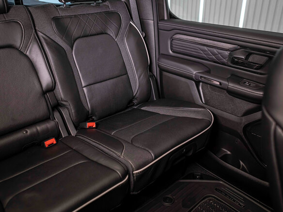 2026 Ram 1500 Crew Cab V Рестайлинг, серебристый, 12105636 рублей - вид 24