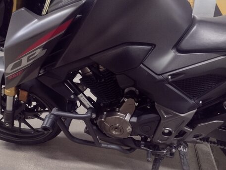 2022 Honda CB 300F, серый, 450000 рублей, вид 4