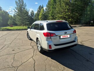 2012 Subaru Outback IV Рестайлинг, белый, 1550000 рублей, вид 5