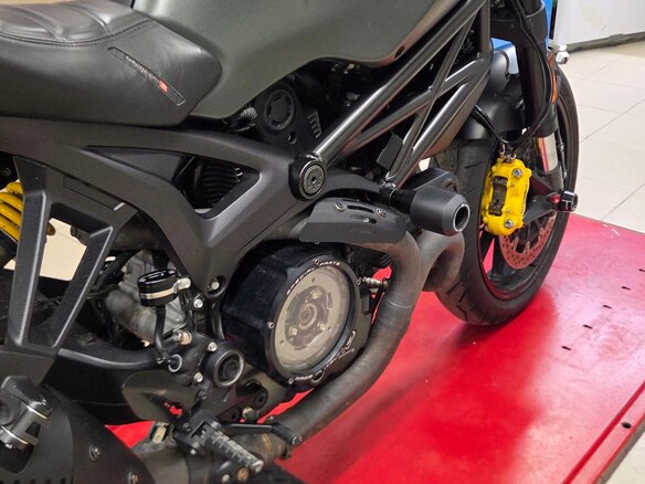 2013 Ducati Monster 1100, зелёный, 800000 рублей - вид 1