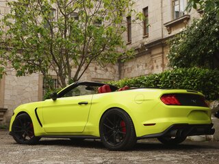 2020 Ford Mustang VI Рестайлинг, серый, 3750000 рублей, вид 5