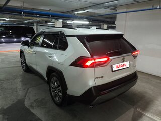 2021 Toyota RAV4 V (XA50), белый, 3500000 рублей, вид 3