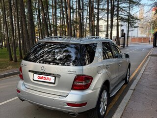 2010 Mercedes-Benz M-Класс 350 II (W164) Рестайлинг, серебристый, 1750000 рублей, вид 3