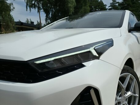 2022 Kia K3 II (China Market) Рестайлинг, белый, 2400000 рублей, вид 4