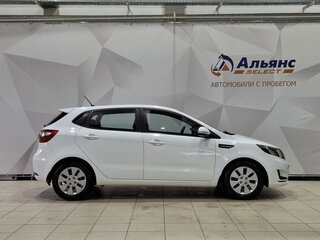 2014 Kia Rio 6-speed III, белый, 840000 рублей, вид 2