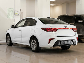2018 Kia Rio IV, белый, 1100000 рублей, вид 4