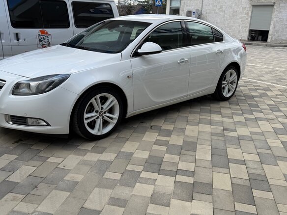 2010 Opel Insignia I, белый, 760000 рублей