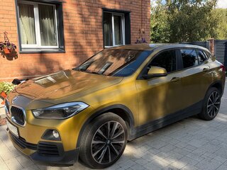 2018 BMW X2 sDrive18i I (F39), золотистый, 2700000 рублей, вид 2