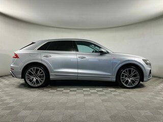 2019 Audi Q8 55 TFSI I (4M), серебристый, 4599000 рублей, вид 4
