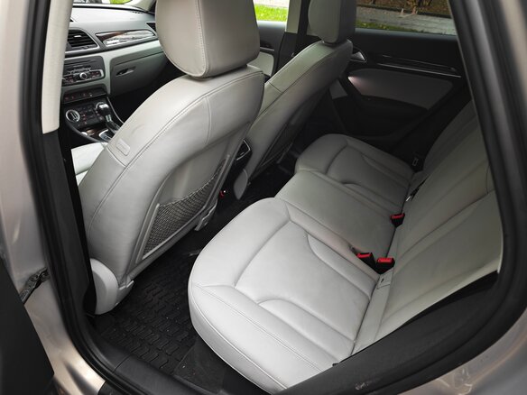 2013 Audi Q3 I (8U), бежевый, 1800000 рублей - вид 9