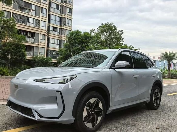 2026 Geely Galaxy E5 60.22 kWh, серый