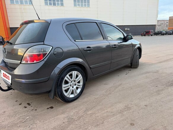 2008 Opel Astra H Рестайлинг, серый, 450000 рублей - вид 4
