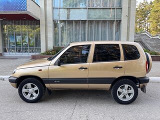2004 Chevrolet Niva I, бежевый, 405000 рублей, вид 2