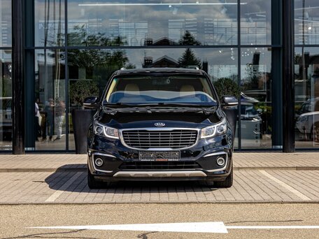 2019 Kia Carnival III, чёрный, 2235000 рублей, вид 2