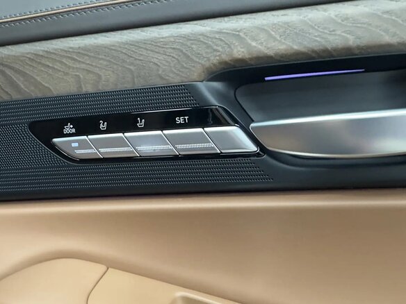 2020 Genesis G90 I Рестайлинг, чёрный, 4900000 рублей - вид 27