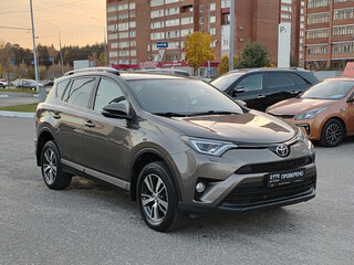 2018 Toyota RAV4 IV (XA40) Рестайлинг, коричневый, 2300000 рублей, вид 3