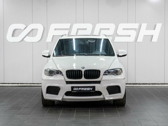 2011 BMW X5 M I (E70), белый - вид 2