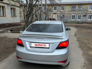 2014 Hyundai Solaris I Рестайлинг, серебристый, 480000 рублей, вид 3