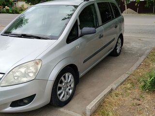 2008 Opel Zafira B, серебристый, 680000 рублей, вид 3