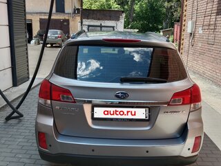 2011 Subaru Outback IV, серебристый, 1360000 рублей, вид 4