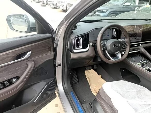 2026 Geely Monjaro (Xingyue L) I Рестайлинг 2 (China Market), серый - вид 7