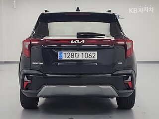 2024 Kia Seltos I Рестайлинг, чёрный, 2100000 рублей, вид 3