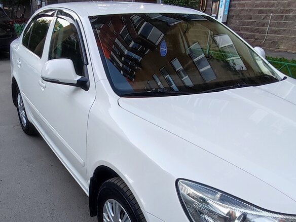 2012 Skoda Octavia II (A5) Рестайлинг, белый, 980000 рублей - вид 8