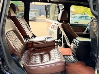 2017 Toyota Land Cruiser 200 Series Рестайлинг 2, чёрный, 4800000 рублей, вид 4