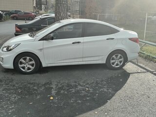 2011 Hyundai Solaris I, белый, 780000 рублей, вид 4