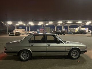 1982 BMW 5 серии 528i II (E28), серебристый, 350000 рублей, вид 1