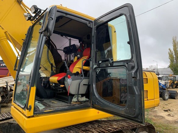 2019 Komatsu PC220-8, жёлтый - вид 5