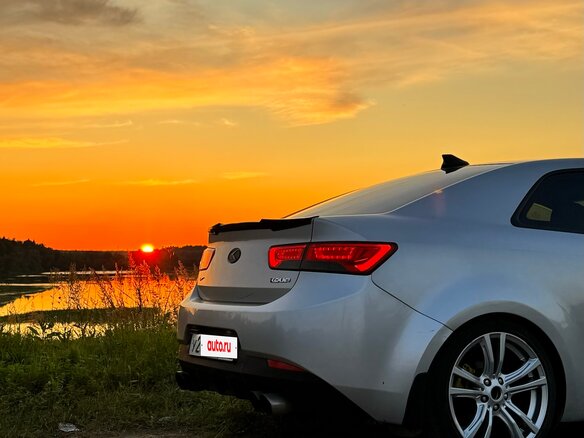 2011 Kia Cerato Koup II, серебристый, 730000 рублей - вид 2