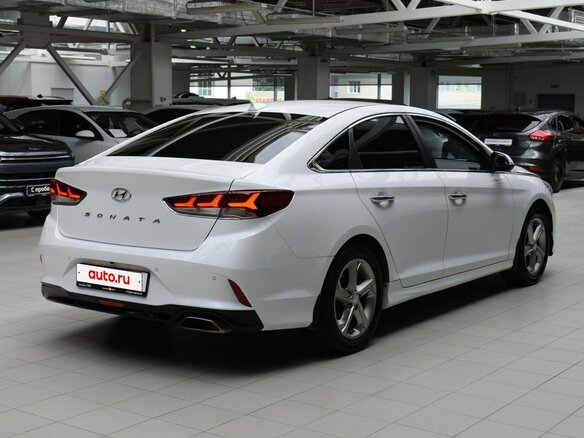 2018 Hyundai Sonata VII (LF) Рестайлинг, белый, 1720000 рублей - вид 6