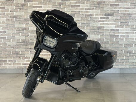 2024 Harley-Davidson Street Glide, чёрный, 3185000 рублей, вид 2