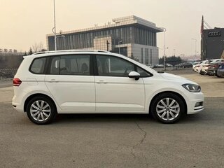 2021 Volkswagen Touran L II, белый, 1785600 рублей, вид 4