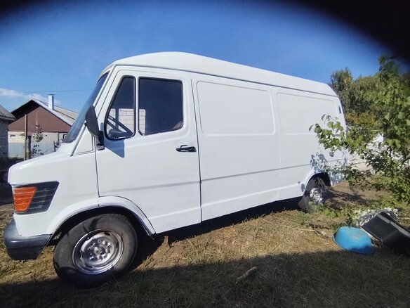 1988 Mercedes-Benz T1, белый, 320000 рублей - вид 1