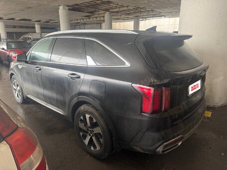 2020 Kia Sorento IV, чёрный, 3057000 рублей, вид 4
