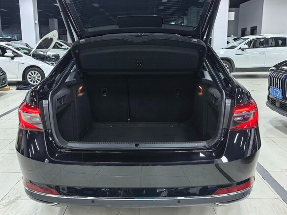 2023 Skoda Superb III Рестайлинг, чёрный - вид 11